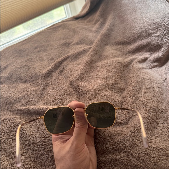 Ray-Ban Men’s JIM Sunglasses in Arista Gold Frames and Green Lenses - Picture 7 of 7